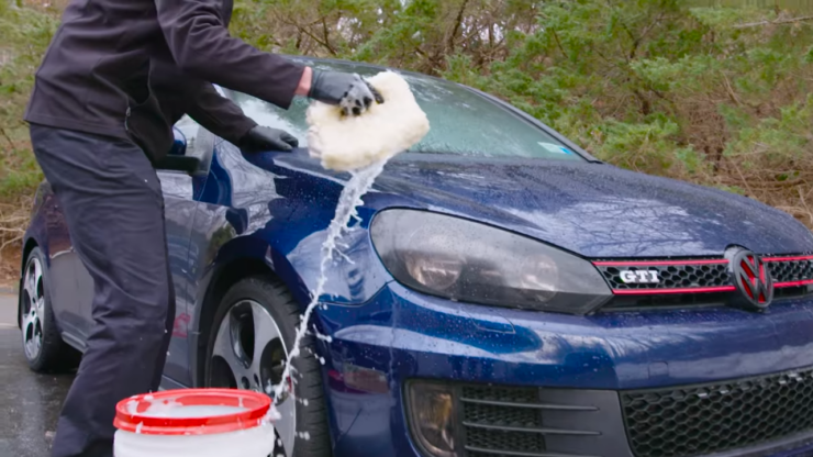 washing car